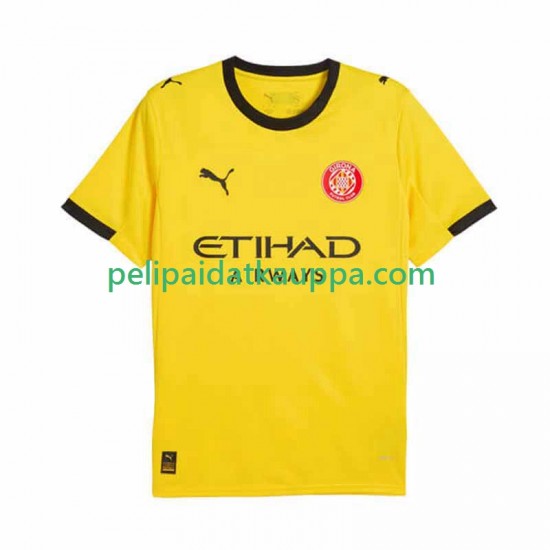 Girona Vieras Fanipelipaita (Miehet) 2025-2026 Lyhythihainen Girona Vieras Fanipelipaita (Miehet) 2025-2026 Lyhythihainen