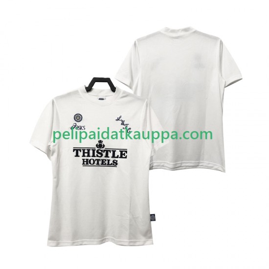 Leeds United 1995 1996 Retro Koti Fanipelipaita (Miehet) Lyhythihainen Leeds United 1995 1996 Retro Koti Fanipelipaita (Miehet) Lyhythihainen