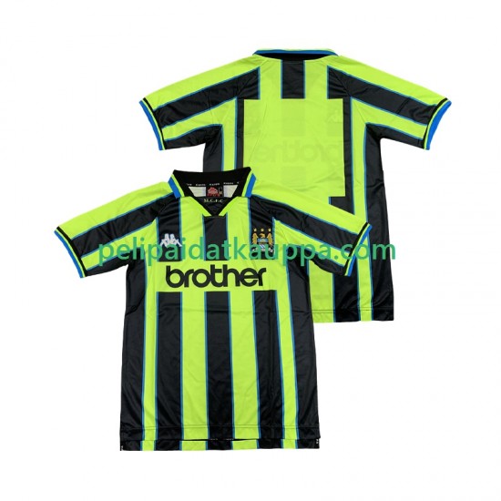 Manchester City Retro Vieras Fanipelipaita (Miehet) 1998 1999 Lyhythihainen Manchester City Retro Vieras Fanipelipaita (Miehet) 1998 1999 Lyhythihainen