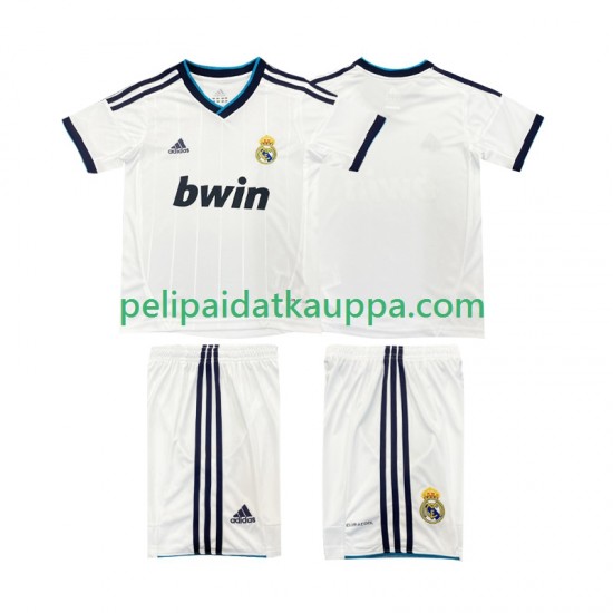 Real Madrid 2012 2013 Retro Koti Fanipelipaita (Lasten) Lyhythihainen Real Madrid 2012 2013 Retro Koti Fanipelipaita (Lasten) Lyhythihainen