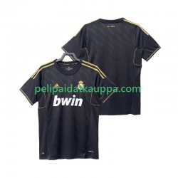 Real Madrid 2012 Retro Vieras Fanipelipaita (Miehet) 2011 Lyhythihainen