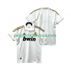 Real Madrid 2012 Retro Koti Fanipelipaita (Miehet) 2011 Lyhythihainen