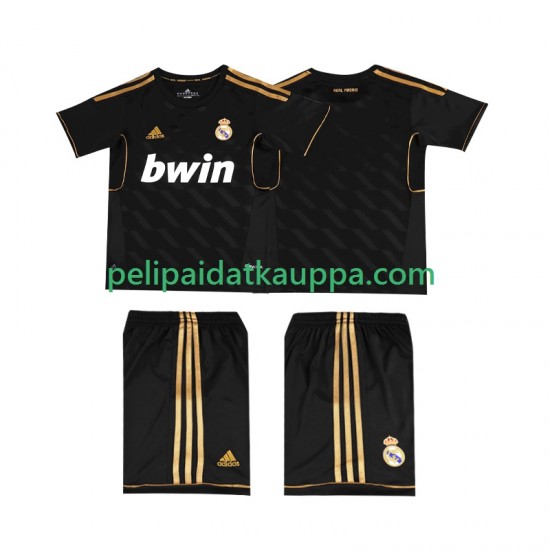Real Madrid 2012 Retro Vieras Fanipelipaita (Lasten) 2011 Lyhythihainen Real Madrid 2012 Retro Vieras Fanipelipaita (Lasten) 2011 Lyhythihainen