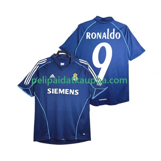 Real Madrid Ronaldo 9 2005 Retro Vieras Fanipelipaita (Miehet) 2006 Lyhythihainen Real Madrid Ronaldo 9 2005 Retro Vieras Fanipelipaita (Miehet) 2006 Lyhythihainen