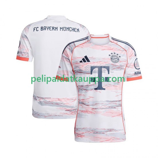 FC Bayern München Vieras Fanipelipaita (Miehet) 2025-2026 Lyhythihainen FC Bayern München Vieras Fanipelipaita (Miehet) 2025-2026 Lyhythihainen