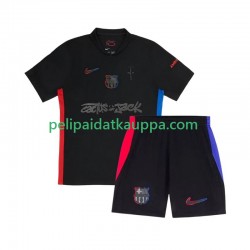 FC Barcelona TRAVIS SCOTT Vieras Fanipelipaita (Lasten) 2024-2025 Lyhythihainen