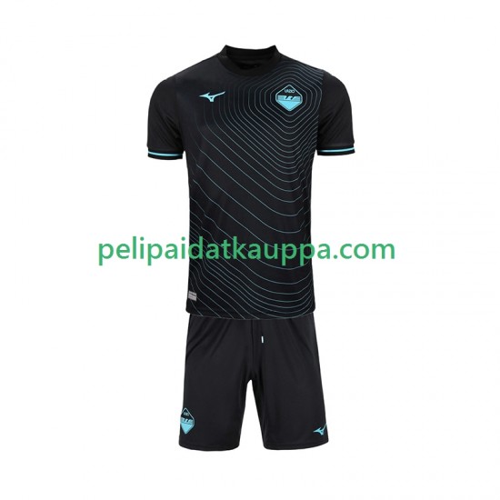 SS Lazio Kolmas Fanipelipaita (Lasten) 2024-2025 Lyhythihainen SS Lazio Kolmas Fanipelipaita (Lasten) 2024-2025 Lyhythihainen